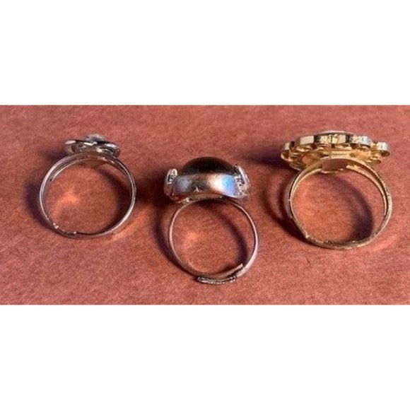 Fun rings, various sizes and design. - Picture 6 of 7